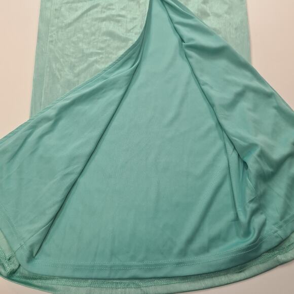 Superdown Joana Maxi Skirt Set in Teal XXS - Picture 8 of 9